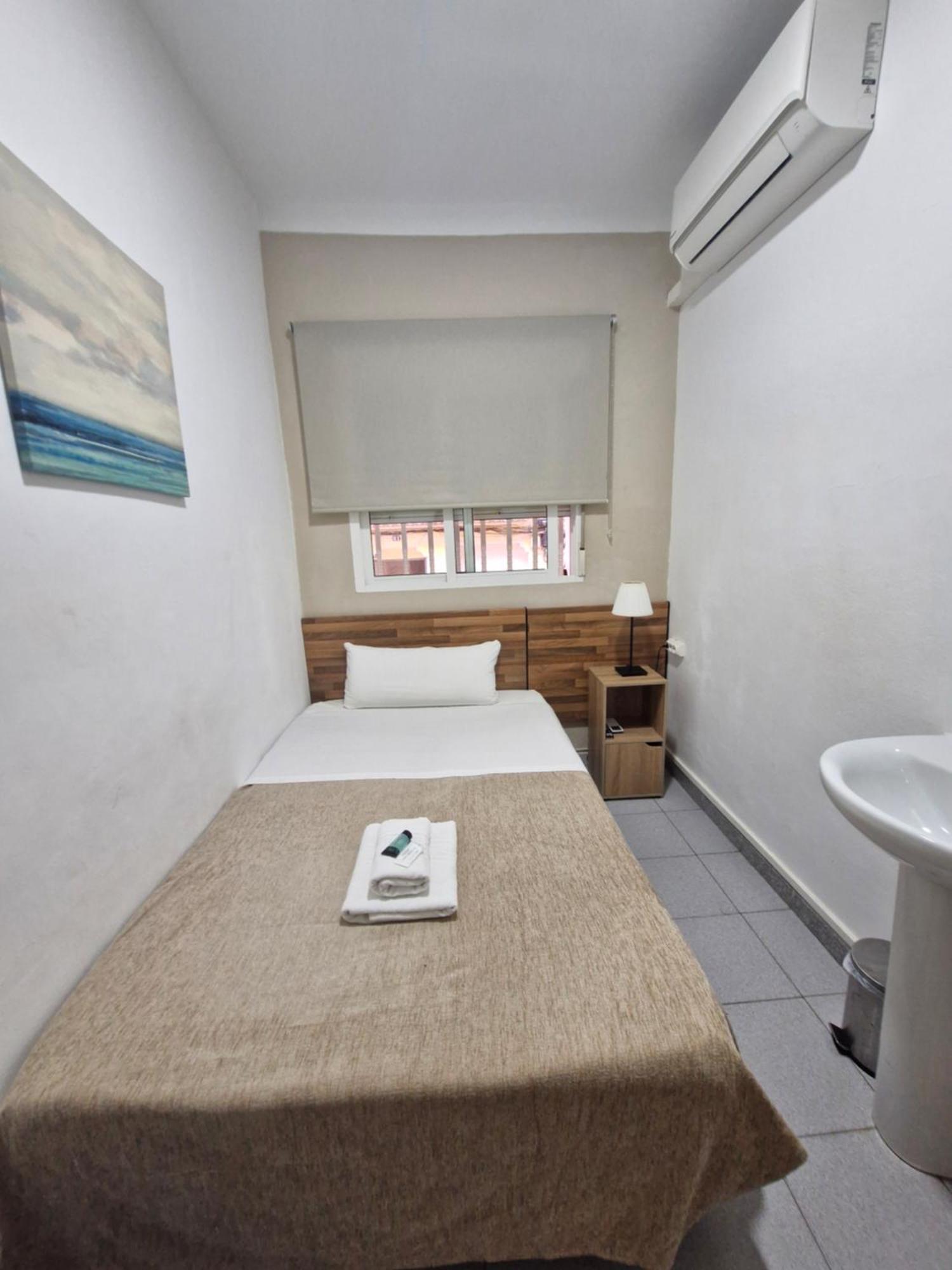 Elkano Hotel *